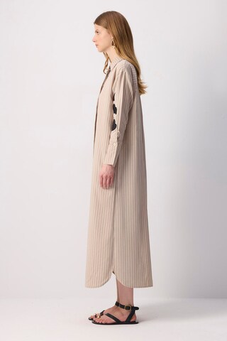 Touche Prive Abendkleid in Beige