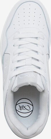 Baskets basses K1X en blanc