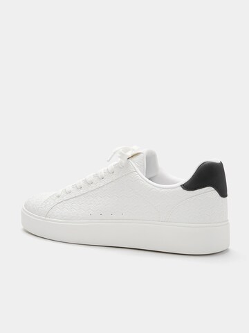 Pull&Bear Låg sneaker i vit