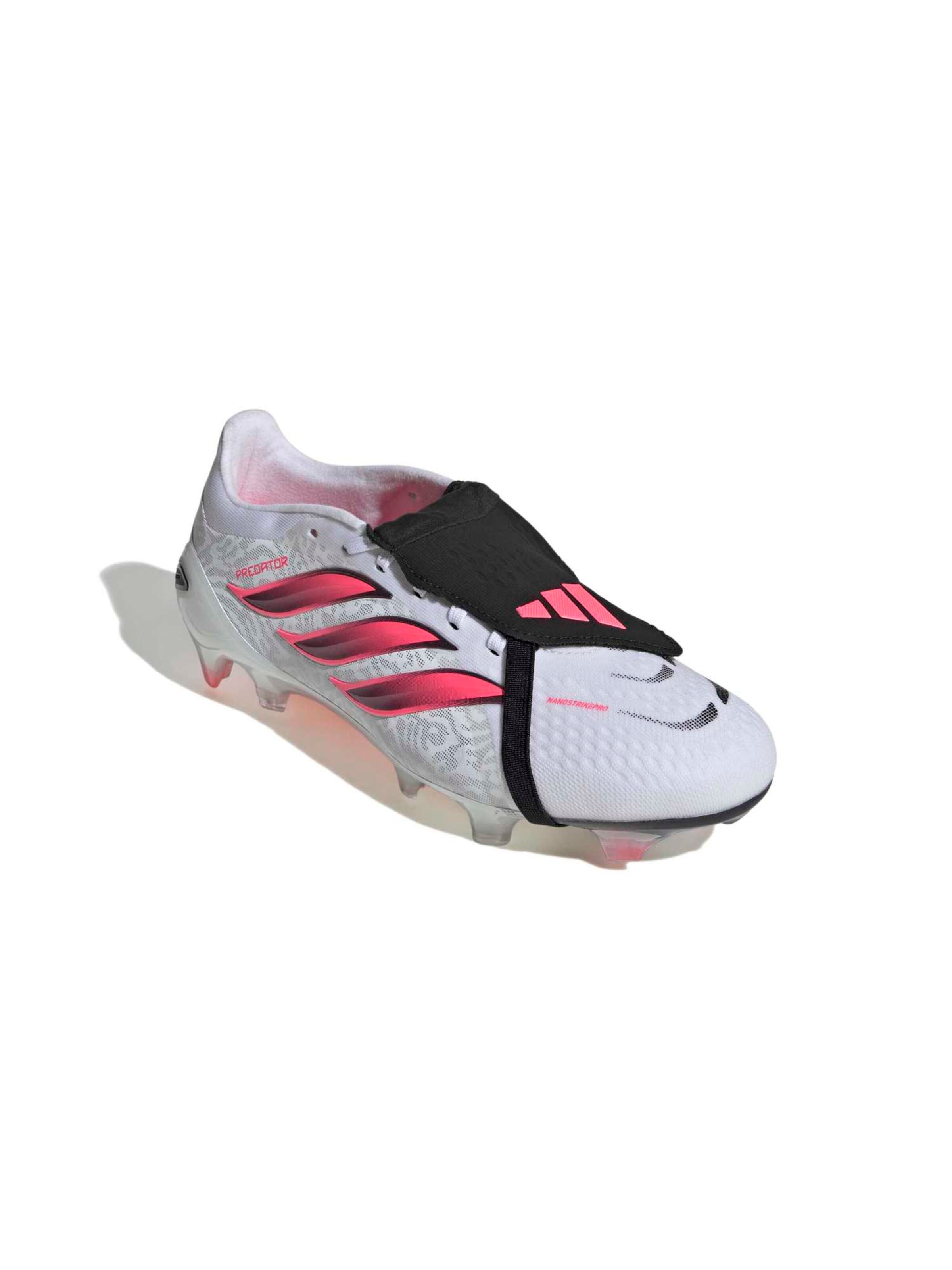 Chaussure de foot 'PREDATOR PRO' ADIDAS PERFORMANCE en blanc