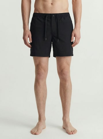 JACK & JONES Badeshorts in Schwarz: Vorderseite