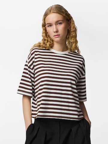 T-shirt PIECES en marron : devant