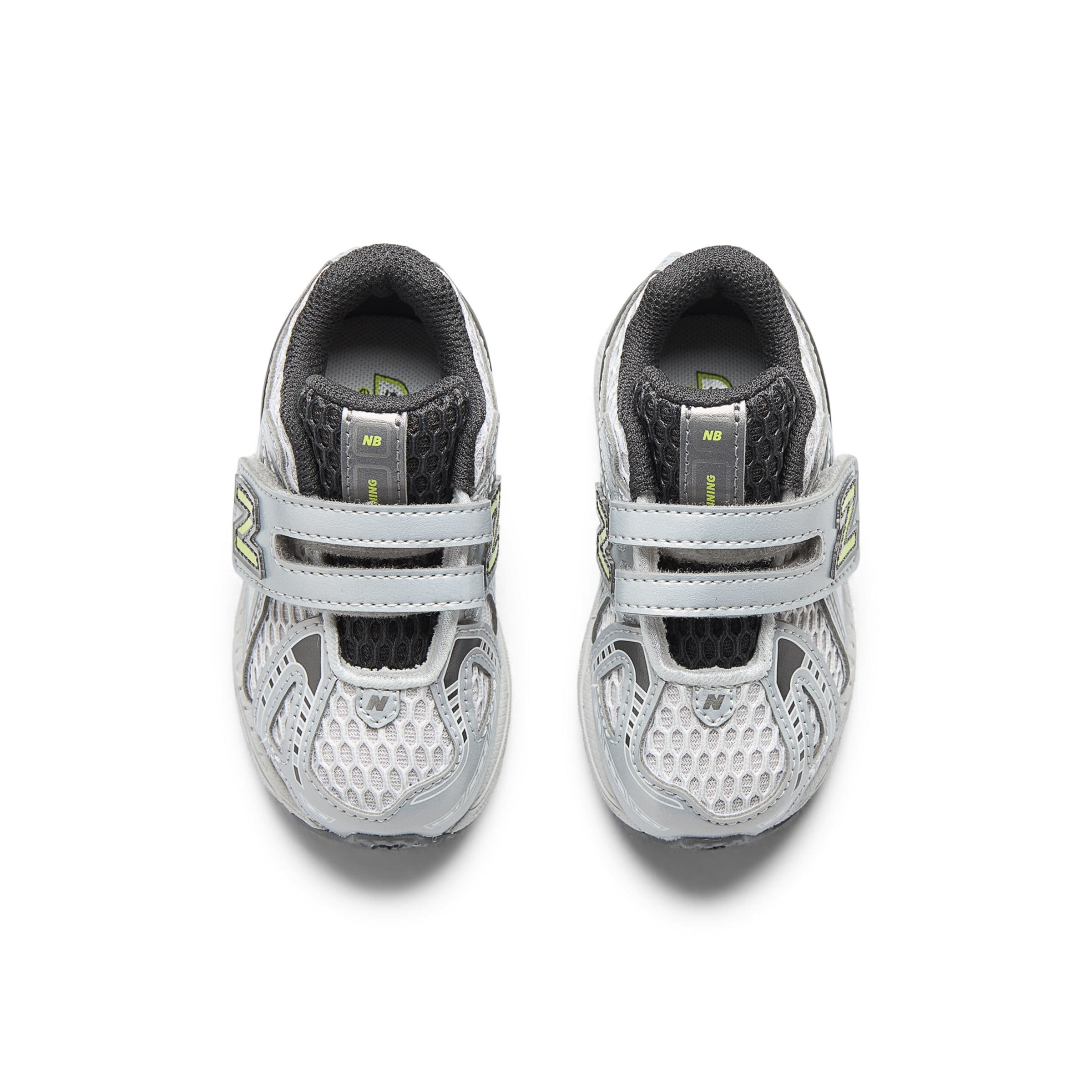 new balance Sneaker '1906' in Grau