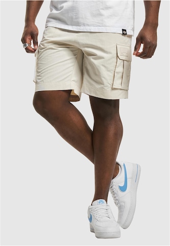 Loosefit Pantalon cargo Karl Kani en blanc : devant