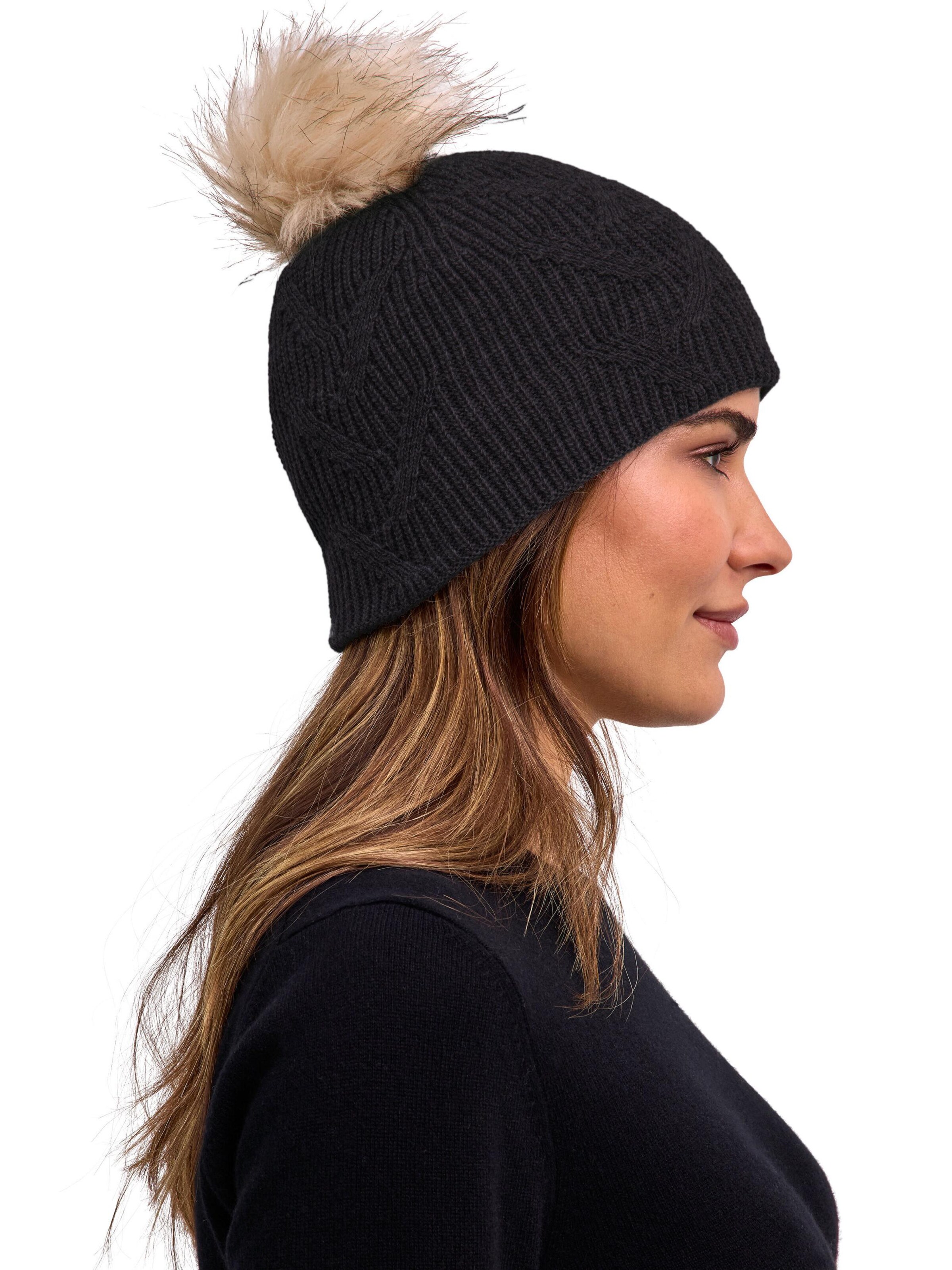 FALKE Beanie in Black