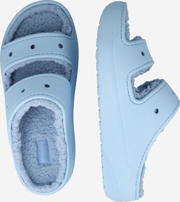 Crocs Pantolette 'Classic Cozzzy' in Blau