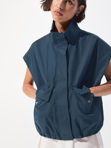 Pull&Bear Vesta – modrá
