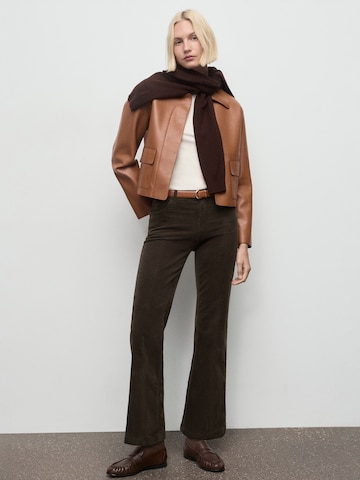 MANGO Flared Jeans in Rood