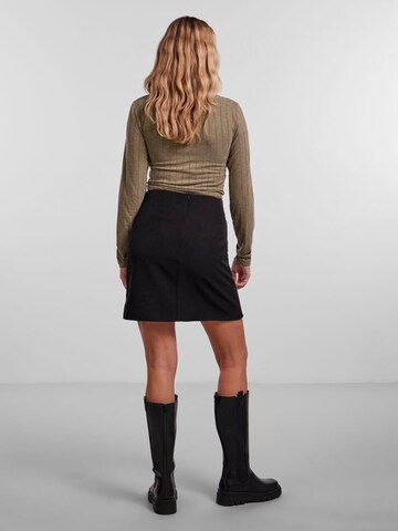 PIECES Skirt 'Nuleje' in Black