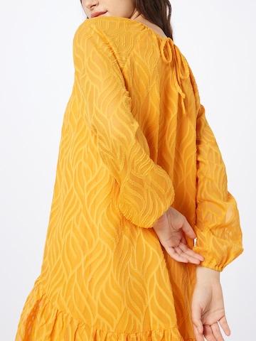 Moves Φόρεμα 'Kamis' σε κίτρινο