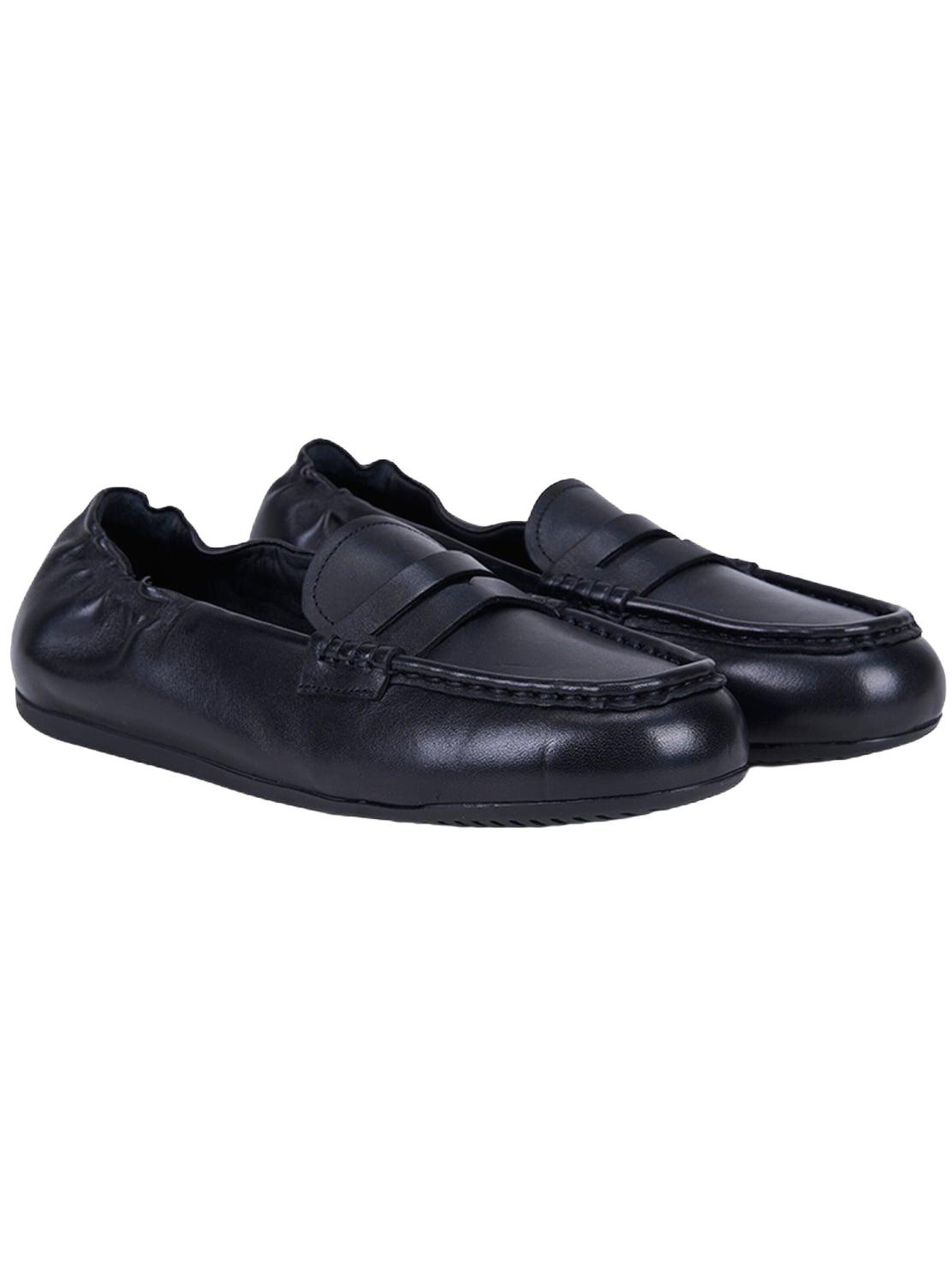 Desa Moccasins in Black