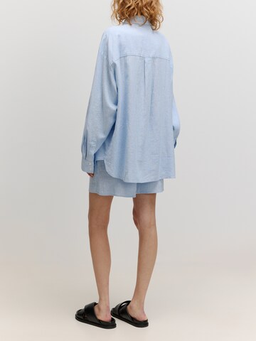 EDITED Blouse 'Liza' in Blauw