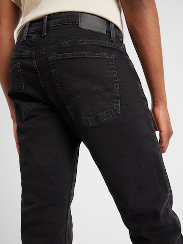 Slimfit Jeans 'Rick' di QS in nero