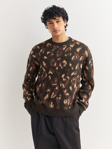 Pulover de la Next pe negru: față