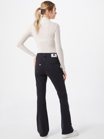 MUD Jeans Flared Farmer 'Hazen' - fekete