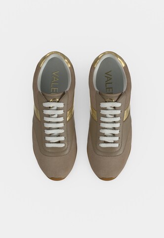 Sneaker low 'PLUSH' de la Valentino Shoes pe gri