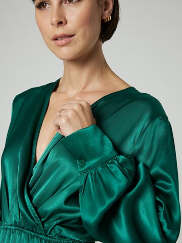 A LOT LESS Obleka 'Erika' | zelena barva