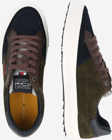 Sneaker low de la TOMMY HILFIGER pe verde