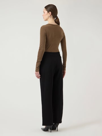 YAS Loose fit Trousers 'YASFavo' in Black