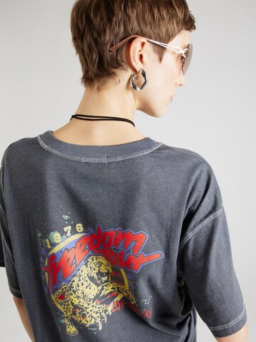 T-shirt oversize Nasty Gal en gris