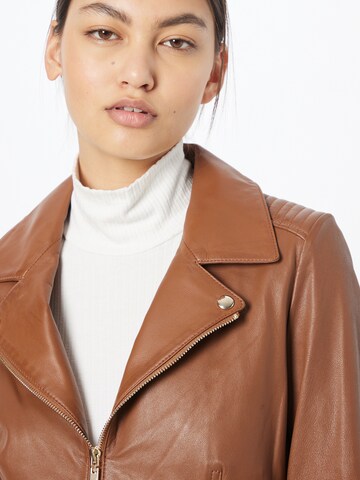 Veste mi-saison 'KENDALL' Studio AR en marron