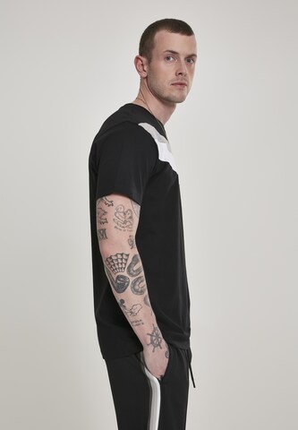 Urban Classics Regular Fit T-Shirt 'Arrow' in Schwarz