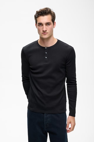 Matinique Shirt in Blue: front