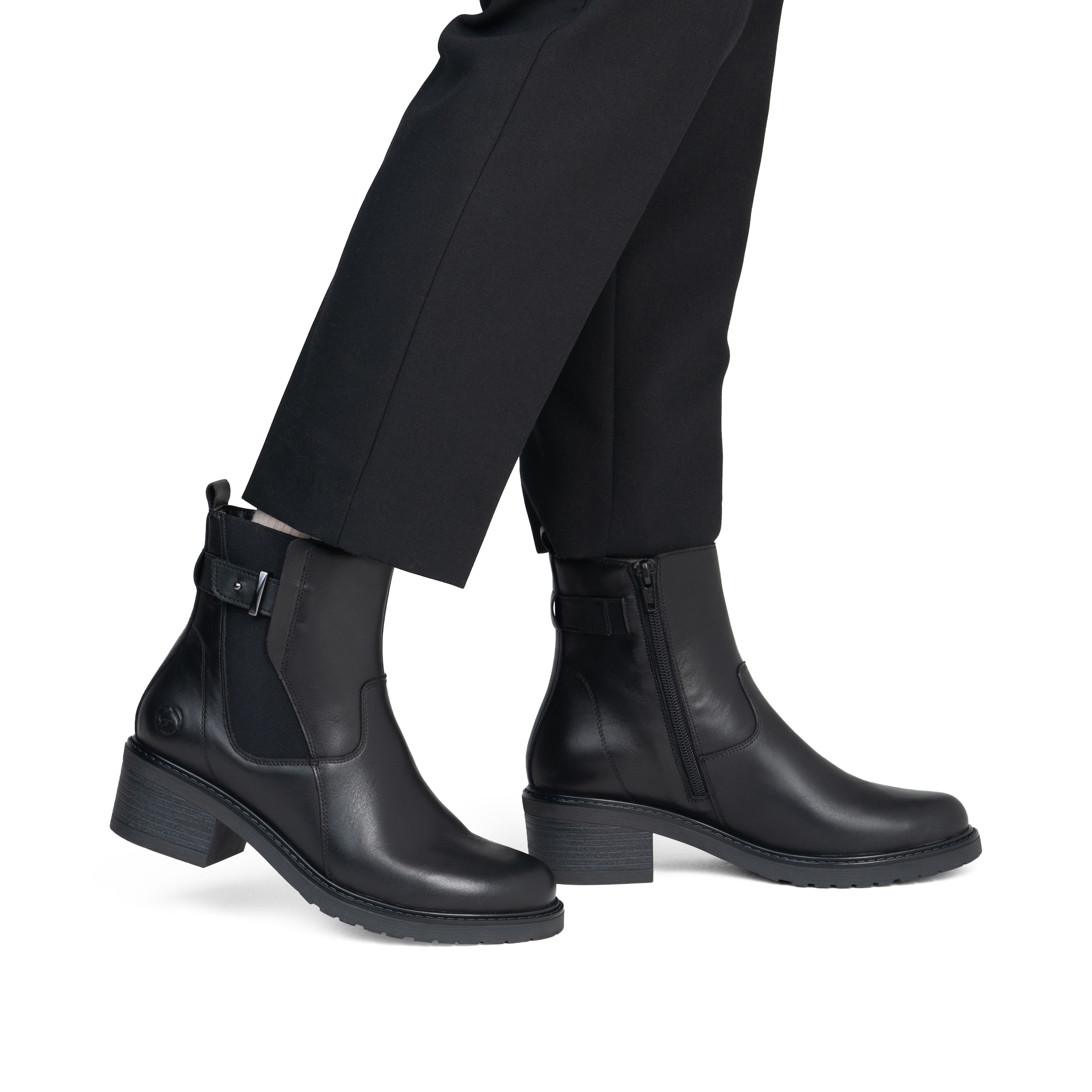 Boots REMONTE en noir : devant