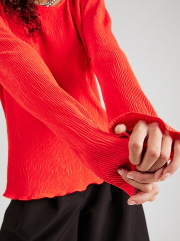 T-shirt 'PCFLORA' PIECES en rouge
