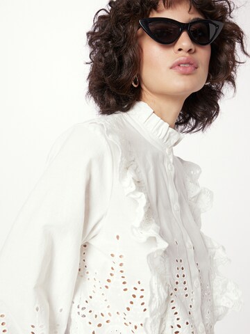 A-VIEW Blouse in White