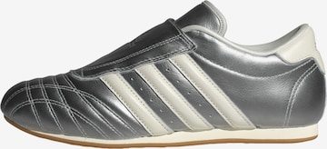sidabrinė ADIDAS ORIGINALS Batai be raištelių 'Taekwondo': priekis