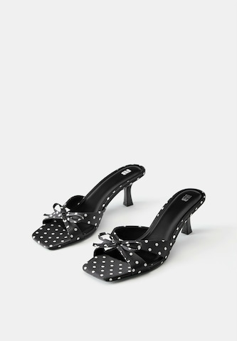 Saboți de la Pull&Bear pe negru