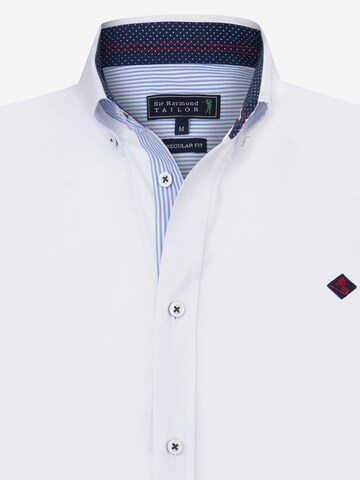 Coupe regular Chemise 'Josh' Sir Raymond Tailor en blanc