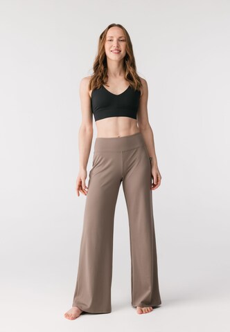 Wide leg Pantaloni sportivi 'Jada' di Girlfriend Collective in marrone