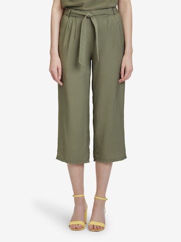 Betty Barclay Regular Pleat-Front Pants in Green: front