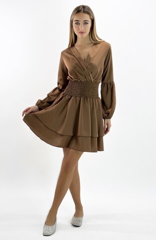 Elara Kleid in Braun: Vorderseite