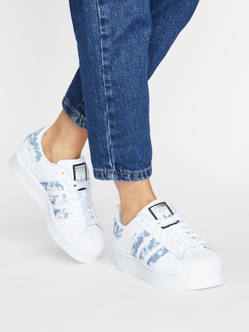 Baskets basses 'Superstar Bold' ADIDAS ORIGINALS en blanc : devant