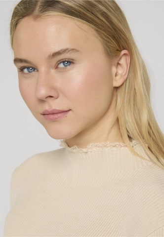 Pullover di Estelou in beige