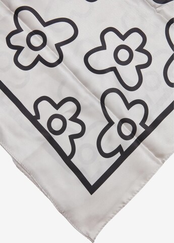 Urban Classics Tørklæde 'Big Pattern Bandana' i hvid