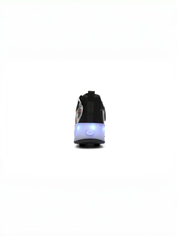 HUSKSWARE Inline and Roller Skates in Black