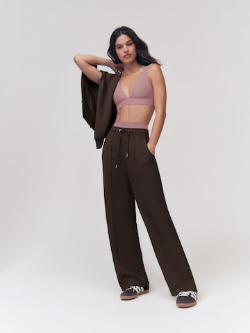 Osia - Pierna ancha Pantalón en marrón