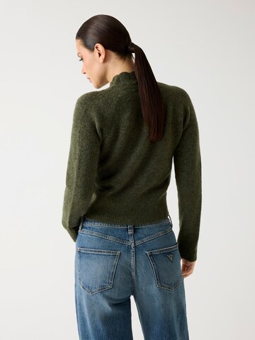 GUESS Sweater in Green