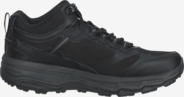 SKECHERS Sneaker in Schwarz