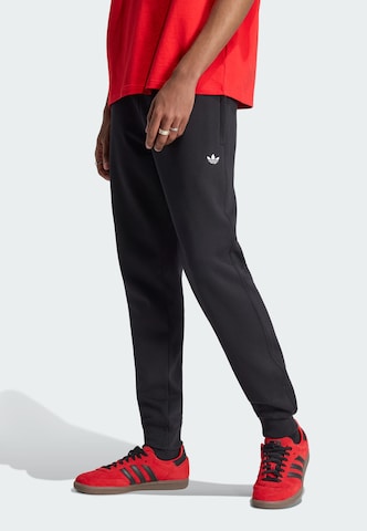 ADIDAS ORIGINALS Tapered Broek 'Trefoil Essentials' in Zwart: voorkant
