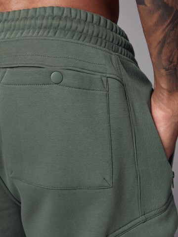 Next Tapered Hose in Grün