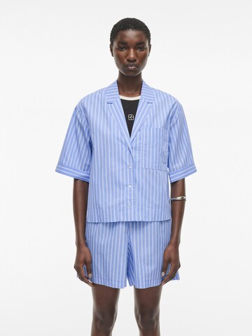 ROUGE EDIT Blouse in Blue: front