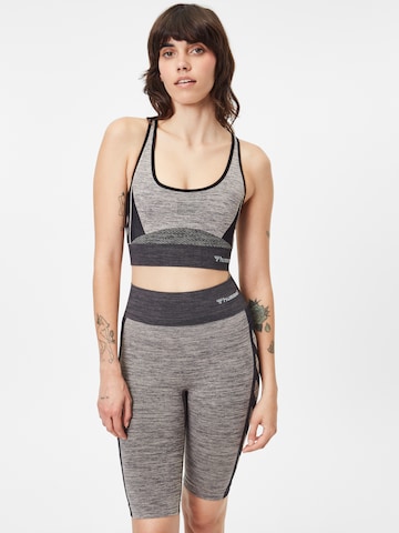 Hummel Bustier Sporttop in Grijs: voorkant