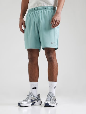 NIKE Regular Sportshorts 'CHALLENGER' in Grün: Vorderseite