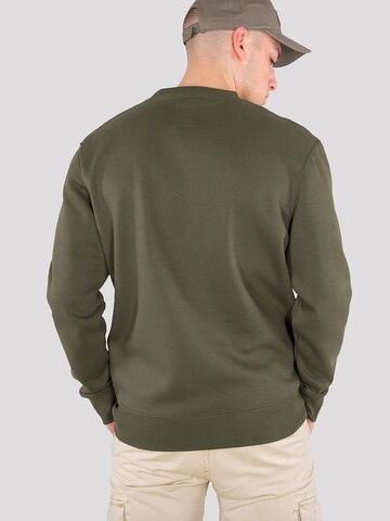 Sweat-shirt 'Basic' ALPHA INDUSTRIES en vert