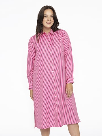 Robe-chemise Yoek en rose : devant